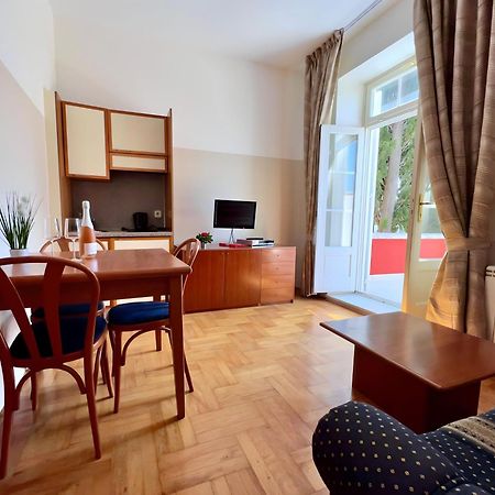 Villa Valdepian Apartments Savudrija Bagian luar foto