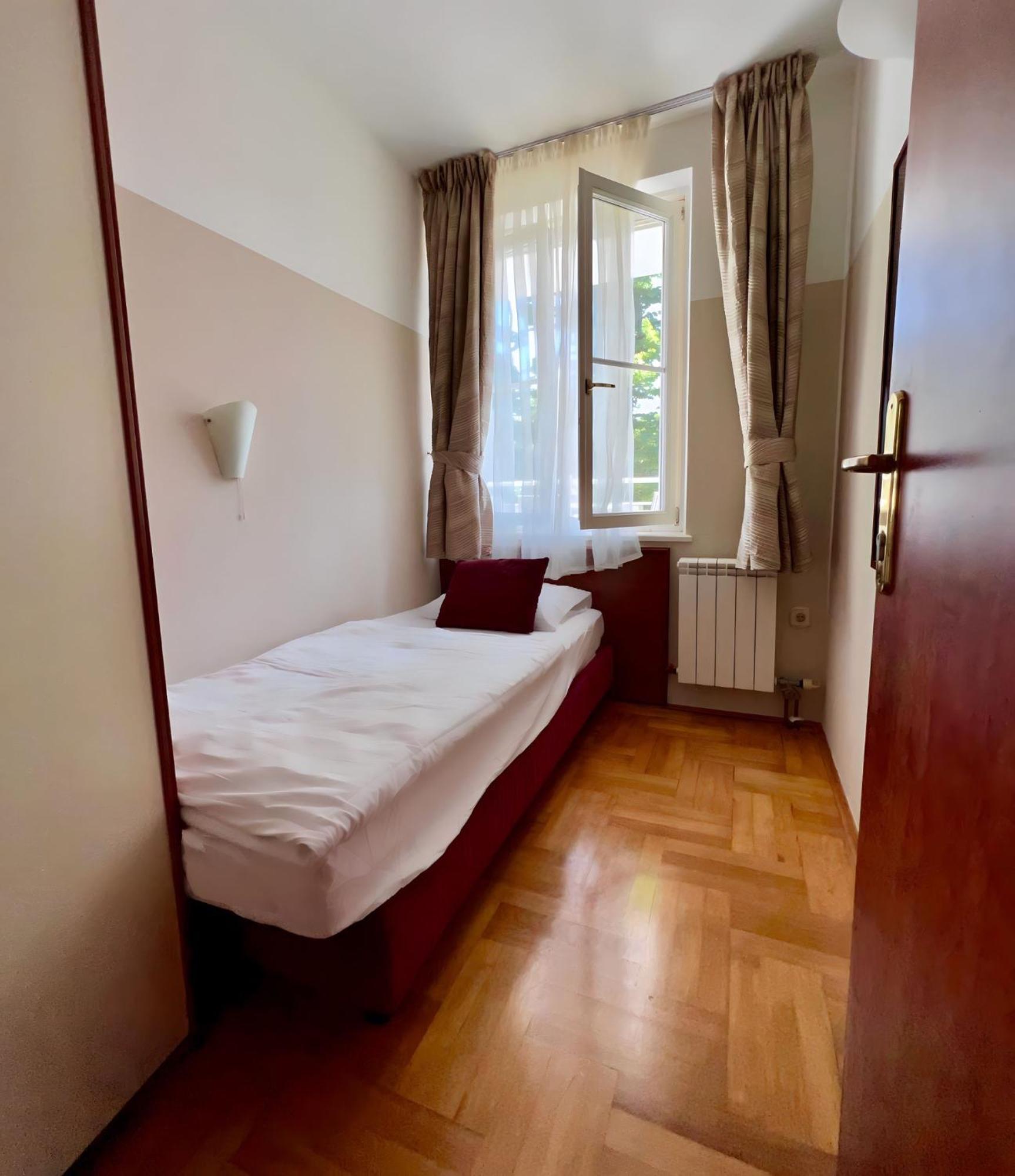 Villa Valdepian Apartments Savudrija Bagian luar foto