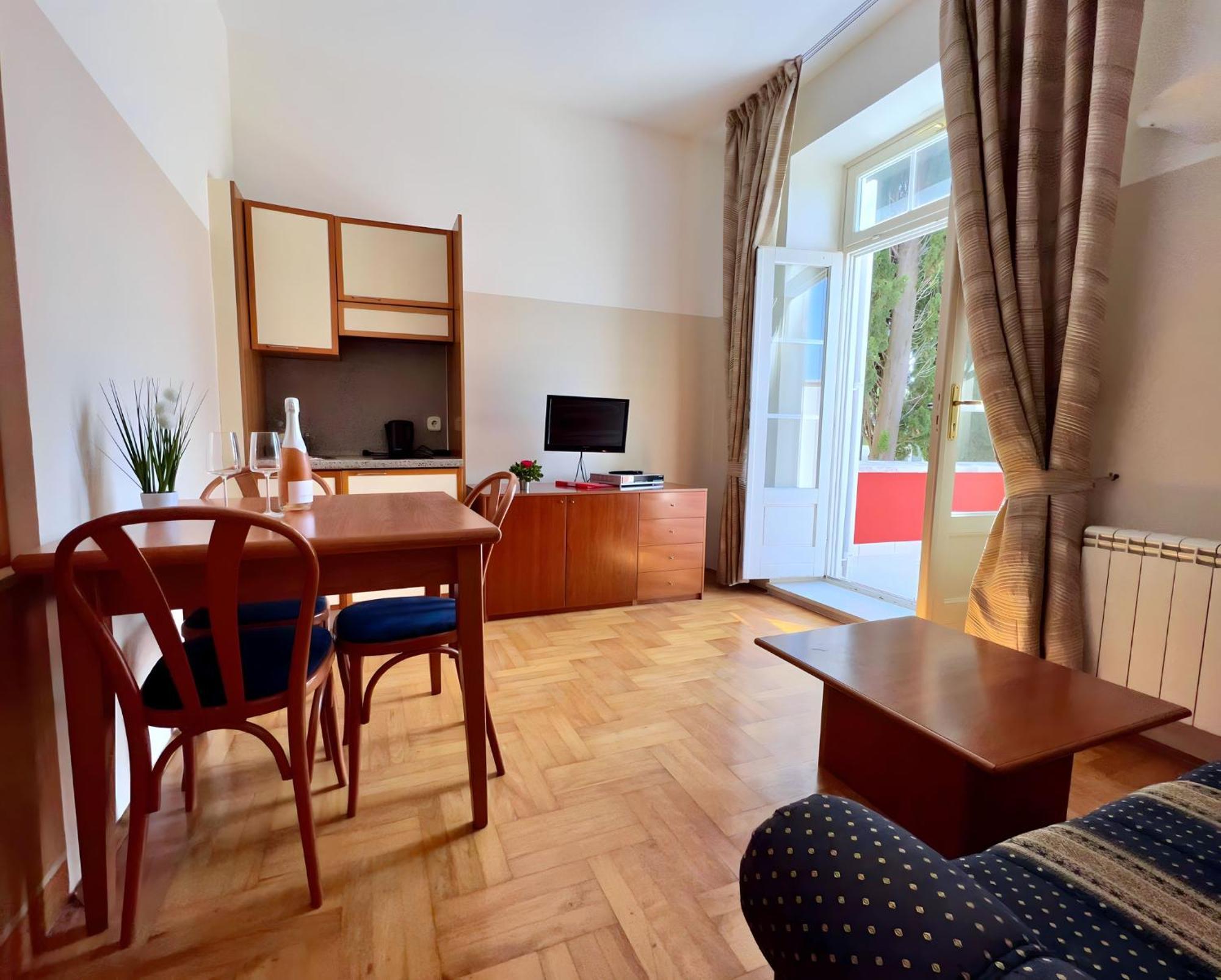 Villa Valdepian Apartments Savudrija Bagian luar foto